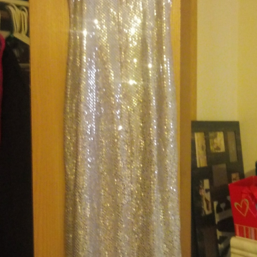Jessica mcClinton dress